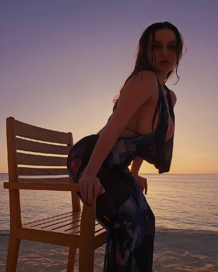 Sexy girl Miranda Faith nude in Osaka