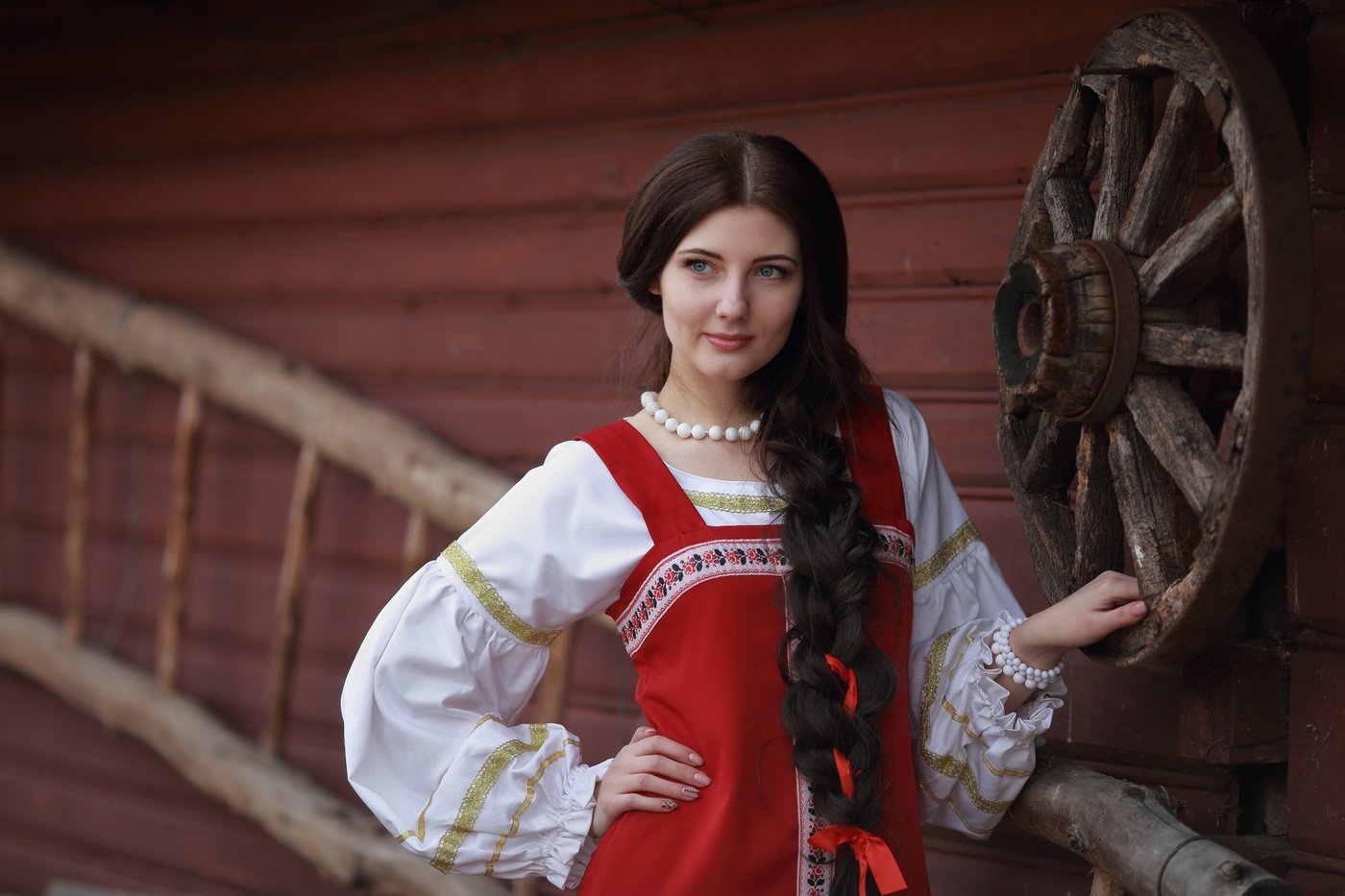 Girls in Slavic costumes’s look of the day — catch her live in Osaka