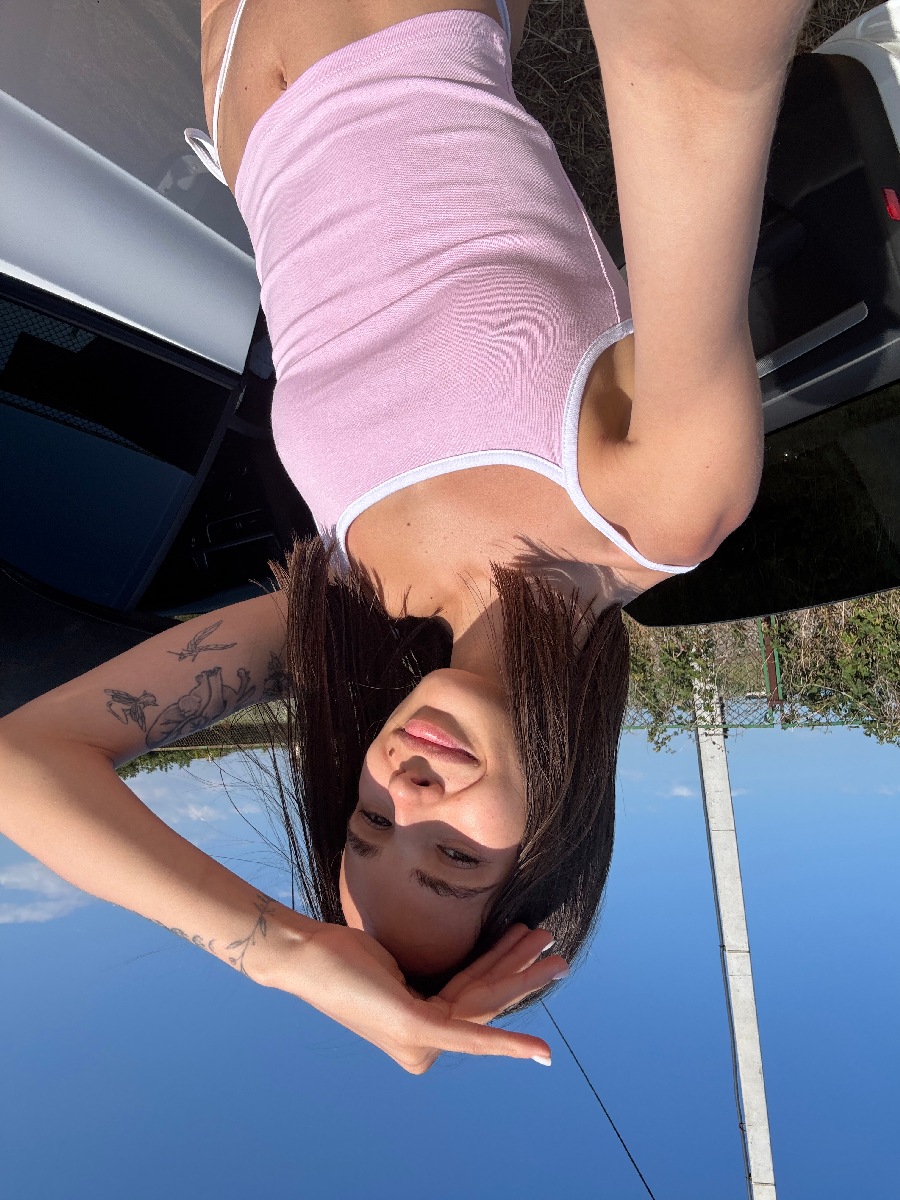 Sexy model Tina in Osaka